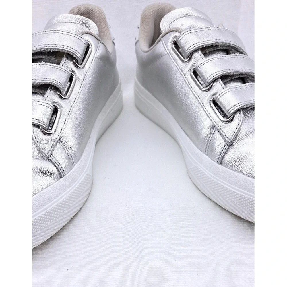 JSlides Gennie Silver Sneaker - Size 9‎